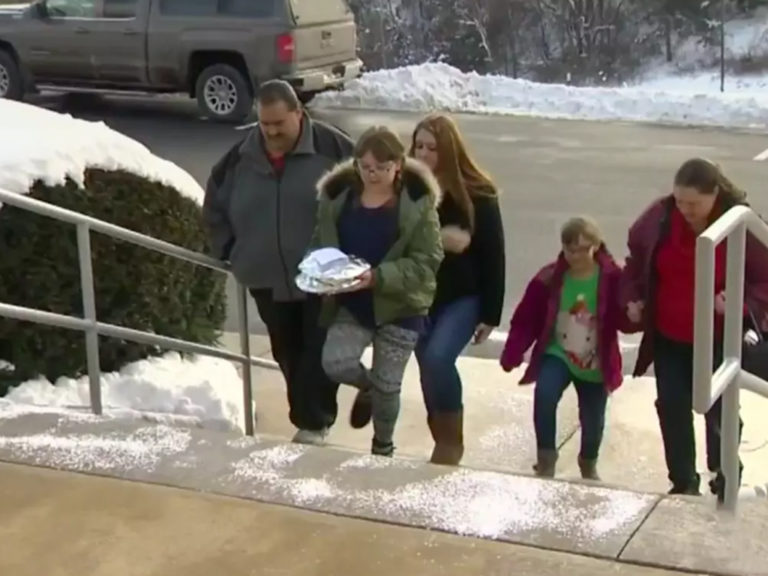 Girl Sends a Letter to Police Who Are Stunned When They Look Inside