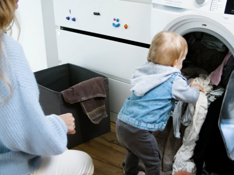 Mom Records Babysitter, Realizes Why 6 Others Quit – Page 32 – Obsev