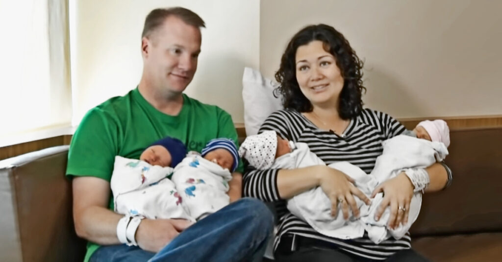 Twin Sisters Ignore Doctor's Advice And Give Birth To Twins On The Same Day