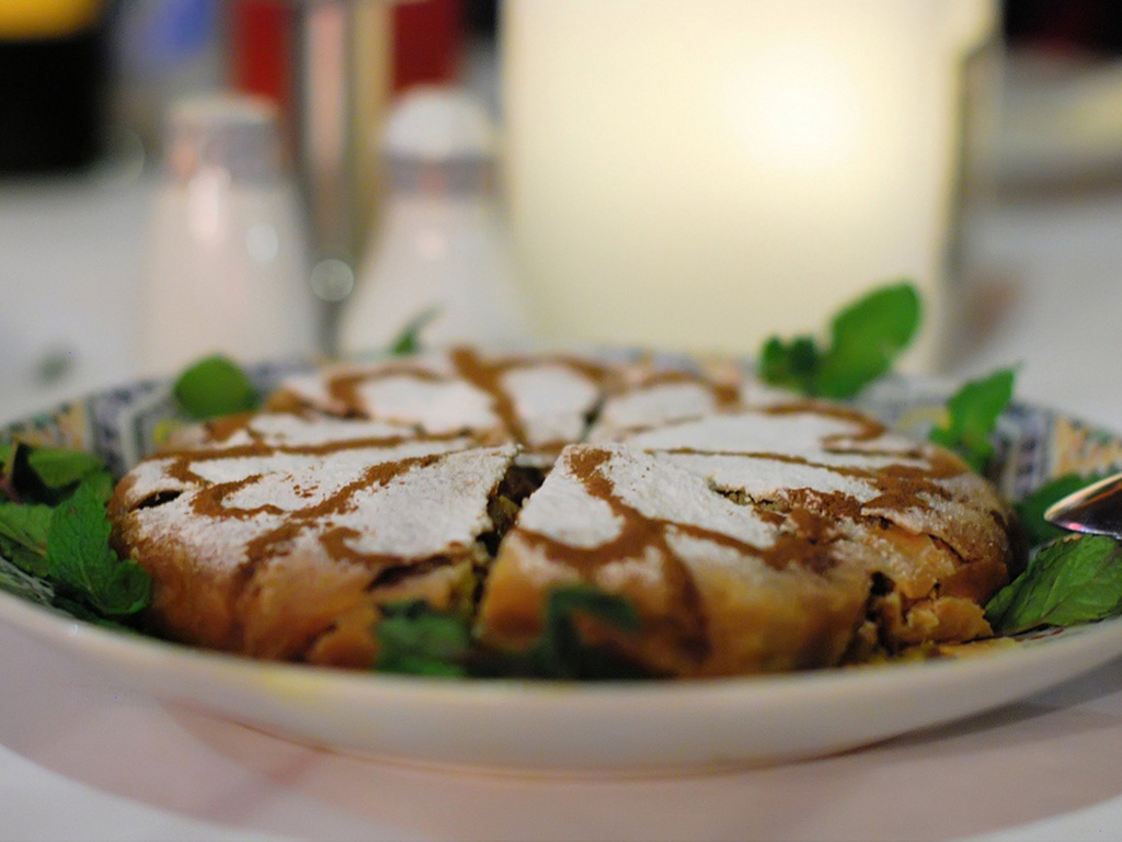 Pastilla covered with icing sugar