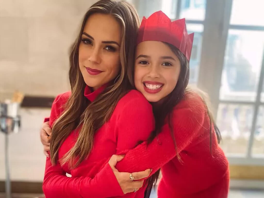 Jana Kramer and her daughter in an Instagram photo